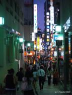 Noční ulička v Šindžuku (新宿)